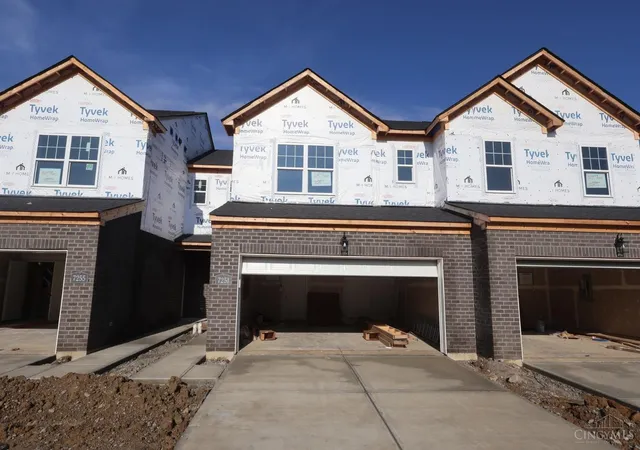 Photo 1 of Sale Pending at 7251 Grandpoint Dr #28, West Chester, OH 45040 | MLS# 1883543 | Listing updated on 2026-10-19