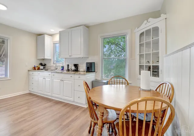 Listing Photo 3 - Condo for sale in building located at 3851 Superior Ave, Silverton, OH 45236