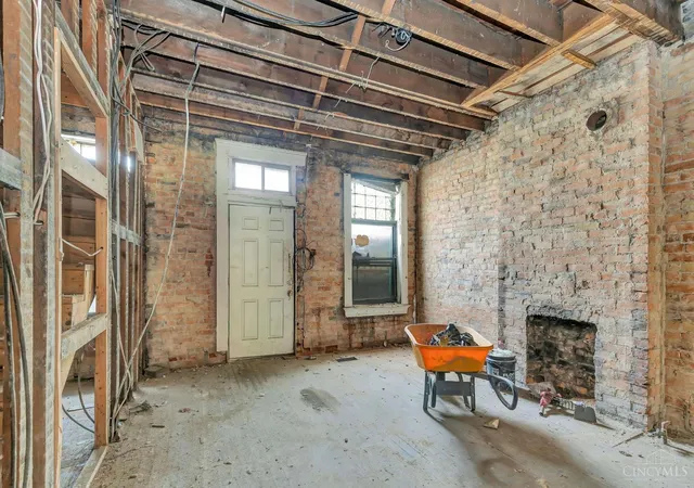 Listing Photo 5 - Condo for sale in building located at 1602 John St, Cincinnati, OH 45214