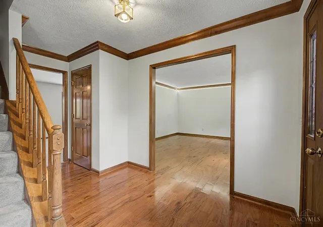 Photo 4 of Single family home for sale at 8295 Beckett Sta Dr, West Chester, OH 45069 | MLS# 1885166 | Listing updated on 2026-10-23