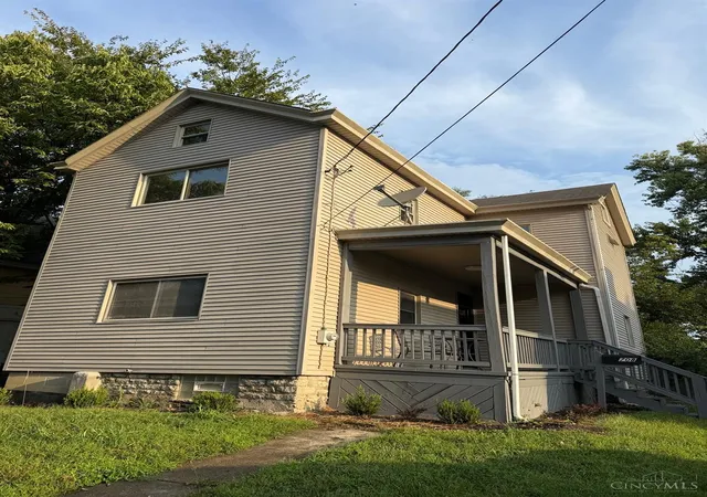 Photo 3 of Sale Pending at 708 Mclaren Ave, Cincinnati, OH 45215 | MLS# 1885092 | Listing updated on 2026-09-26