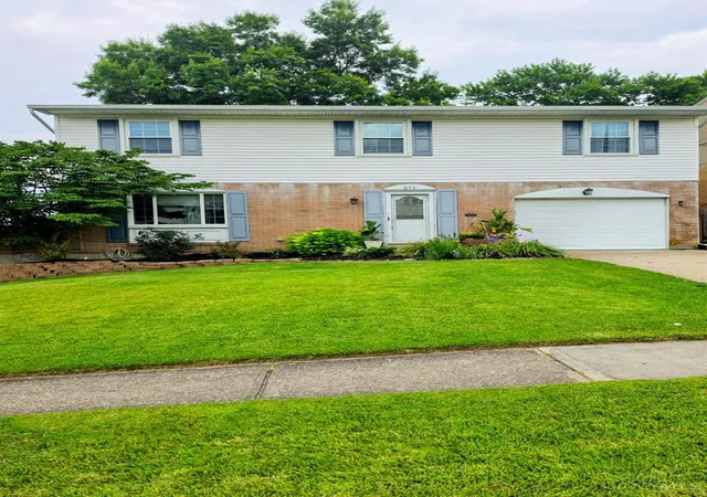 Photo 2 of Single family home for sale at 678 Lullaby Ct, Cincinnati, OH 45238 | MLS# 1886056 | Listing updated on 2026-09-09