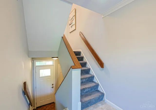 Listing Photo 4 - Condo for sale in building located at 90 Carpenters Ridge, Blue Ash, OH 45241