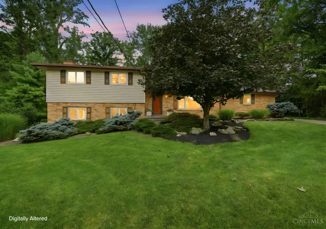 Photo 2 of Single family home for sale at 10789 Kinglet Cir, Montgomery, OH 45249 | MLS# 1886996 | Listing updated on 2026-09-11
