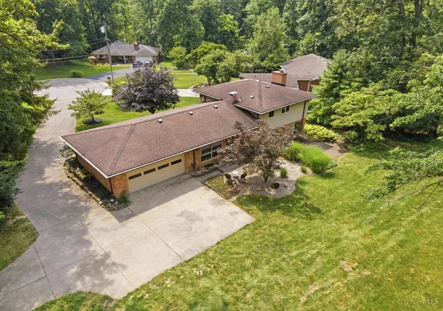Photo 3 of Single family home for sale at 10789 Kinglet Cir, Montgomery, OH 45249 | MLS# 1886996 | Listing updated on 2026-09-11