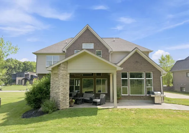Photo 2 of Sale Pending at 5201 Sycamore View Dr, Mason, OH 45040 | MLS# 1887390 | Listing updated on 2026-09-06