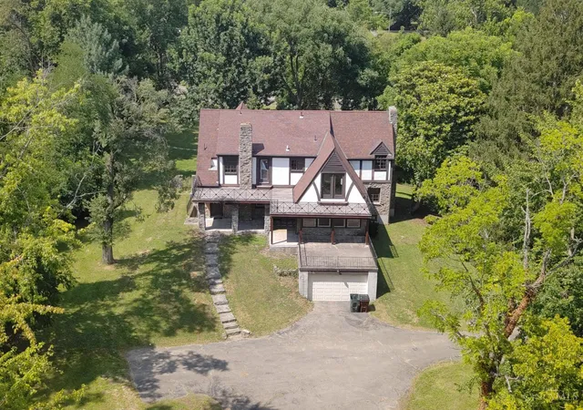 Photo 3 of Single family home for sale at 2019 Adams Rd, Cincinnati, OH 45231 | MLS# 1888617 | Listing updated on 2026-09-01