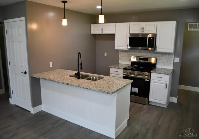 Photo 4 of Single family home for sale at 11733 Thistlehill Dr, Loveland, OH 45140 | MLS# 1888884 | Listing updated on 2026-10-08