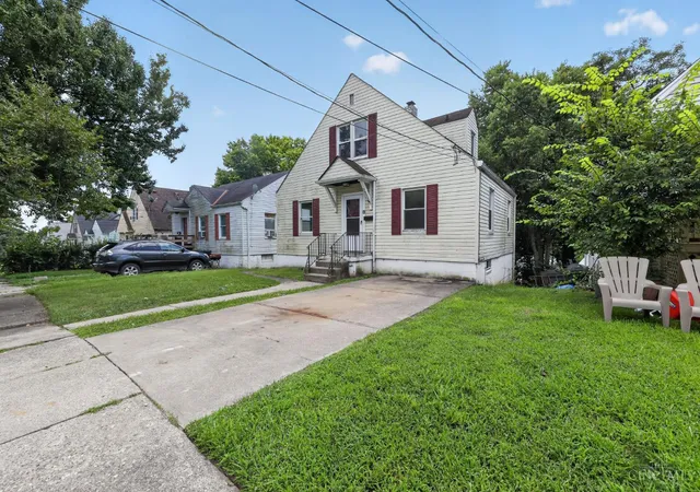 Photo 2 of Single family home for sale at 1911 Ashbrook Dr, Cincinnati, OH 45238 | MLS# 1887619 | Listing updated on 2026-09-04