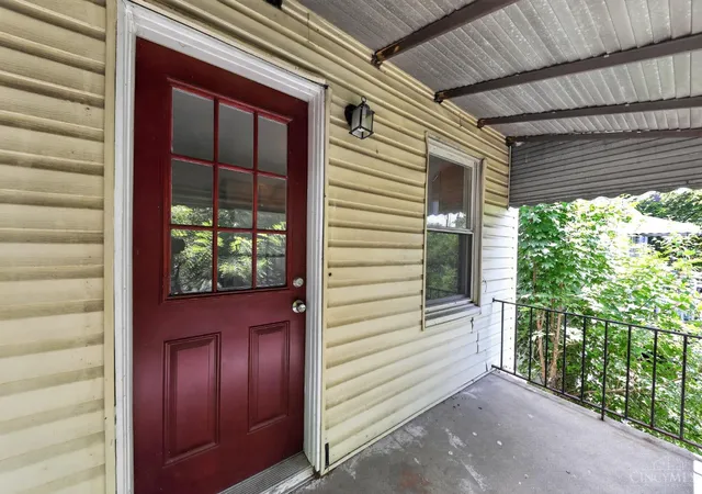 Photo 3 of Single family home for sale at 1911 Ashbrook Dr, Cincinnati, OH 45238 | MLS# 1887619 | Listing updated on 2026-09-04