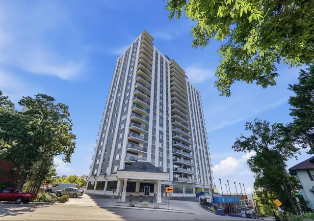 Photo 3 of Condo for sale at 2200 Victory Pkwy #905, Cincinnati, OH 45206 | MLS# 1889601 | Listing updated on 2026-09-08