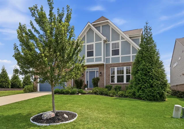 Photo 2 of Sale Pending at 7030 Quellin Blvd, Maineville, OH 45039 | MLS# 1889756 | Listing updated on 2026-09-01