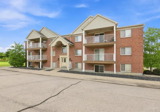 Photo 2 of Condo for sale at 3383 Emerald Lakes Dr #2D, Green Twp, OH 45211 | MLS# 1889958 | Listing updated on 2026-09-08