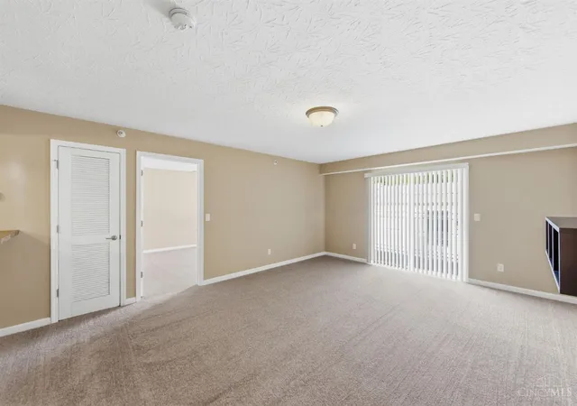 Listing Photo 3 - Condo for sale in building located at 3383 Emerald Lakes Dr, Cincinnati, OH 45211 - Unit #2D