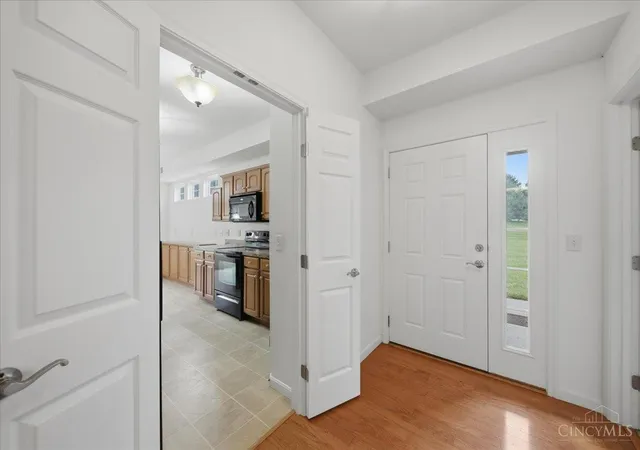 Listing Photo 5 - Condo for sale in building located at 4567 Winners Cir, Batavia, OH 45103