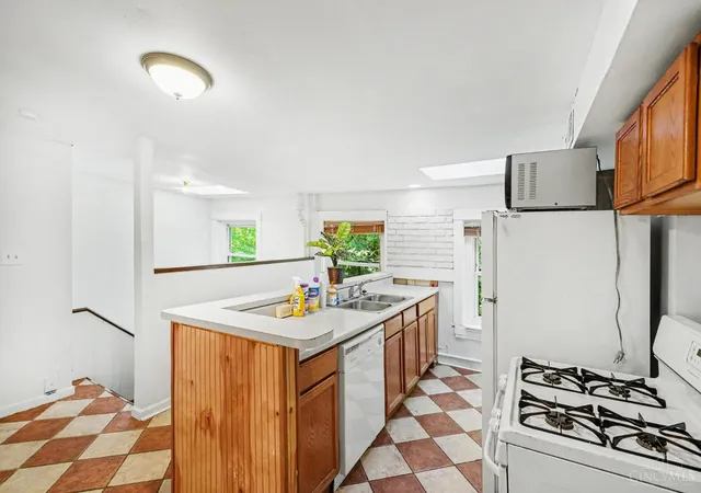 Photo 2 of House for sale at 115 Parker St, Cincinnati, OH 45219 | MLS# 1890720 | Listing updated on 2026-09-08
