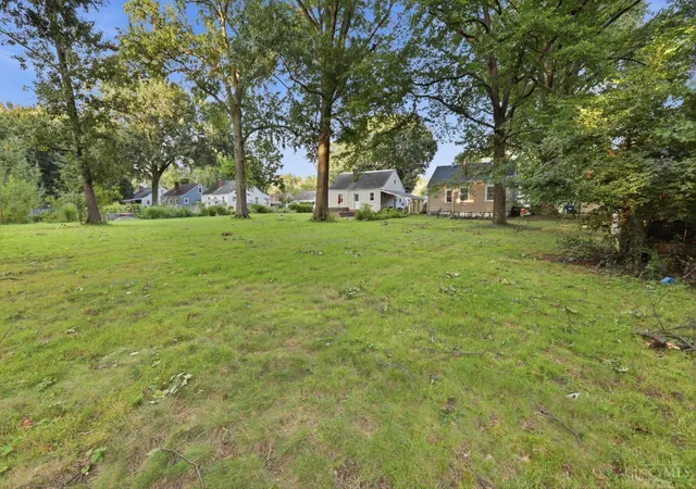 Photo 5 of Single family home for sale at 6925 Dianna Dr, North College Hill, OH 45239 | MLS# 1890662 | Listing updated on 2026-09-11