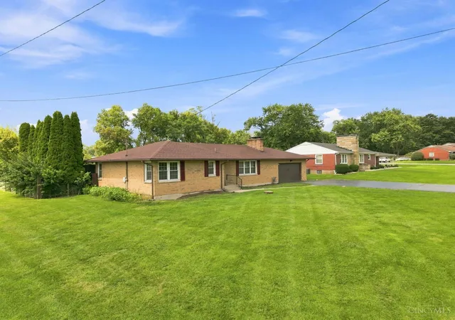 Photo 2 of Single family home for sale at 4575 S Dixie Hwy, Franklin Twp, OH 45005 | MLS# 1890943 | Listing updated on 2026-09-08