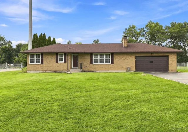 Photo 2 of Single family home for sale at 4575 S Dixie Hwy, Franklin Twp, OH 45005 | MLS# 1890943 | Listing updated on 2026-09-08