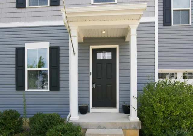 Photo 2 of Sale Pending at 160 Wooded Ridge Dr, Batavia Twp, OH 45102 | MLS# 1891493 | Listing updated on 2026-09-03