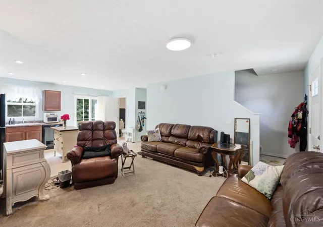 Photo 4 of Sale Pending at 160 Wooded Ridge Dr, Batavia Twp, OH 45102 | MLS# 1891493 | Listing updated on 2026-09-03