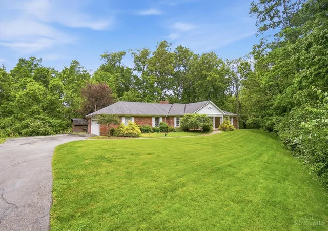 Photo 2 of Single family home for sale at 4 Beechurst Woods Ln, Green Twp, OH 45233 | MLS# 1879683 | Listing updated on 2026-10-05