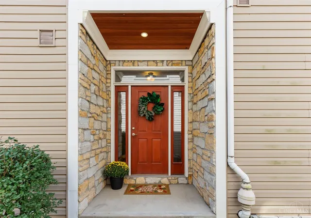 Photo 2 of Sale Pending at 3660 Shaw Ave, Cincinnati, OH 45208 | MLS# 1891520 | Listing updated on 2026-09-14
