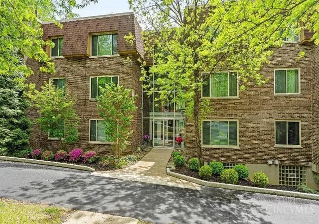 Photo 3 of Sale Pending at 3563 Amberacres Dr #10, Cincinnati, OH 45237 | MLS# 1892193 | Listing updated on 2026-09-09