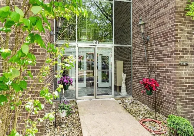 Listing Photo 5 - Condo for sale in building located at 3563 Amberacres Dr, Cincinnati, OH 45237 - Unit #10