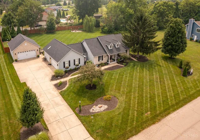 Photo 2 of Single family home for sale at 3059 Countryside Ln, Springboro, OH 45342 | MLS# 1892287 | Listing updated on 2026-09-01