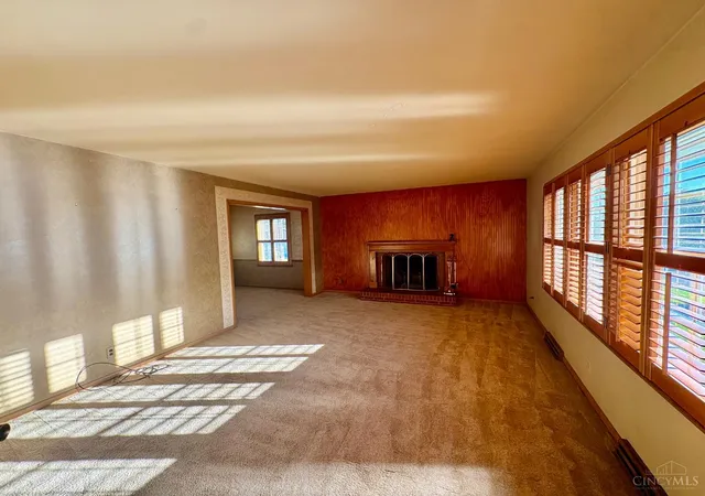 Photo 2 of Single family home for sale at 301 Jackson Ln, Middletown, OH 45044 | MLS# 1892365 | Listing updated on 2026-10-28