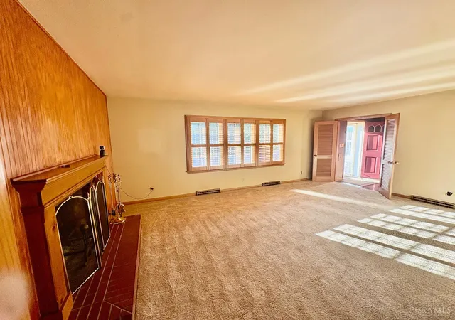 Photo 3 of Single family home for sale at 301 Jackson Ln, Middletown, OH 45044 | MLS# 1892365 | Listing updated on 2026-10-28
