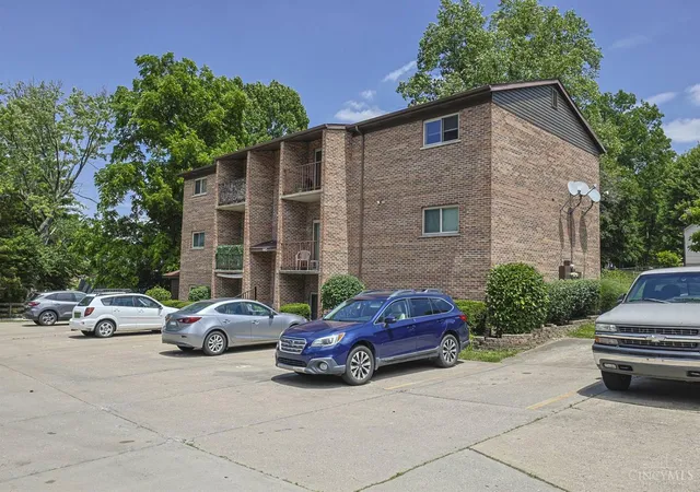 Photo 2 of Sale Pending at 3254 North Bnd Rd, Cincinnati, OH 45239 | MLS# 1892401 | Listing updated on 2026-09-10