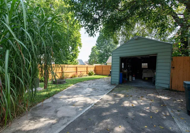 Photo 16 of Sale Pending at 8104 Lake Ave, Cincinnati, OH 45236 | MLS# 1892369 | Listing updated on 2026-09-06