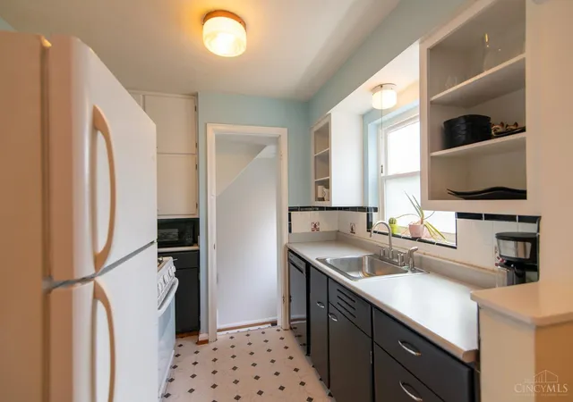 Photo 3 of Sale Pending at 8104 Lake Ave, Cincinnati, OH 45236 | MLS# 1892369 | Listing updated on 2026-09-06