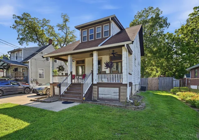 Single family home for sale at 709 Oak Ave, Wyoming, OH 45215 | MLS# 1892060