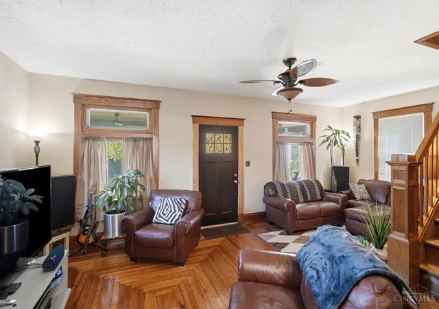 Photo 3 of Single family home for sale at 709 Oak Ave, Wyoming, OH 45215 | MLS# 1892060 | Listing updated on 2026-09-17
