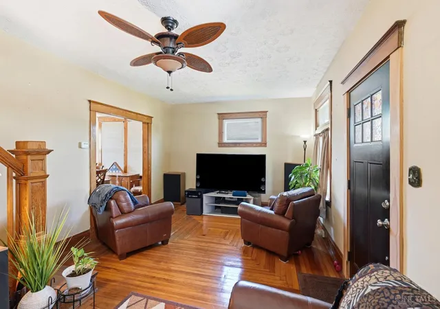 Photo 3 of Single family home for sale at 709 Oak Ave, Wyoming, OH 45215 | MLS# 1892060 | Listing updated on 2026-10-14