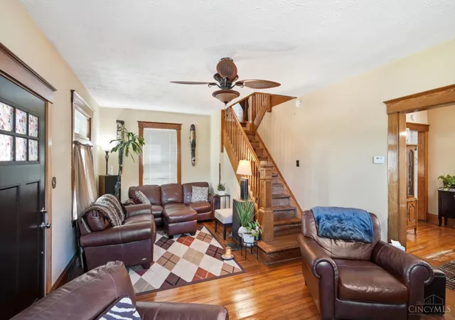 Photo 4 of Single family home for sale at 709 Oak Ave, Wyoming, OH 45215 | MLS# 1892060 | Listing updated on 2026-10-14