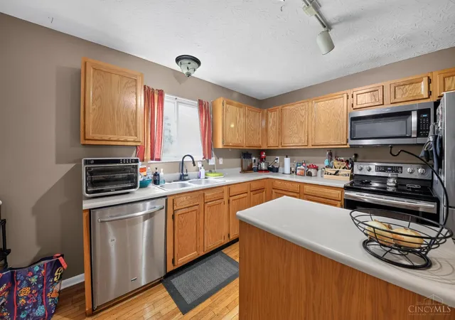 Photo 3 of Single family home for sale at 1501 Thornberry Rd, Batavia Twp, OH 45102 | MLS# 1892425 | Listing updated on 2026-09-28