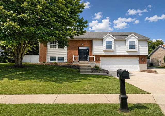 Photo 1 of Single family home for sale at 704 W Aberdeen Dr, Trenton, OH 45067 | MLS# 1892399 | Listing updated on 2026-09-23