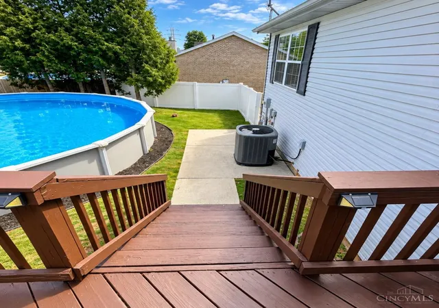 Photo 4 of Single family home for sale at 704 W Aberdeen Dr, Trenton, OH 45067 | MLS# 1892399 | Listing updated on 2026-09-23