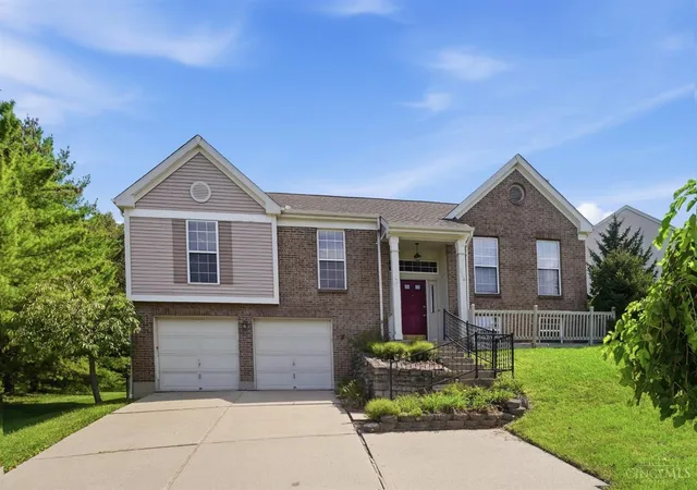 Photo 3 of Sale Pending at 116 Eagleview Way, Reading, OH 45215 | MLS# 1892374 | Listing updated on 2026-09-05