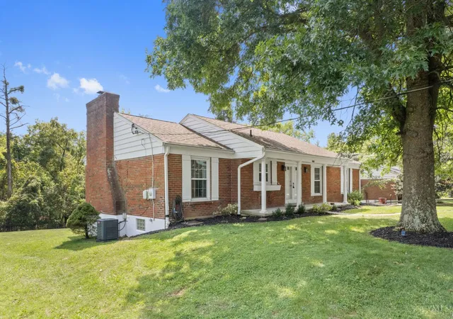 Photo 3 of Single family home for sale at 5818 Kenwood Rd, Madeira, OH 45243 | MLS# 1892446 | Listing updated on 2026-10-05