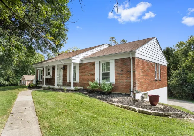Photo 4 of Single family home for sale at 5818 Kenwood Rd, Madeira, OH 45243 | MLS# 1892446 | Listing updated on 2026-10-05
