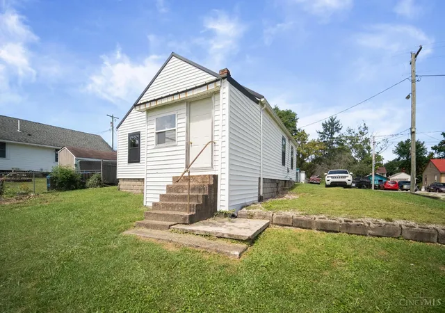 Photo 3 of Single family home for sale at 419 E Mulberry St, West Union, OH 45693 | MLS# 1891874 | Listing updated on 2026-09-01