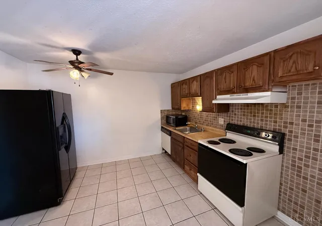 Photo 3 of Condo for sale at 6644 Hearne Rd #201, Green Twp, OH 45248 | MLS# 1892435 | Listing updated on 2026-09-02
