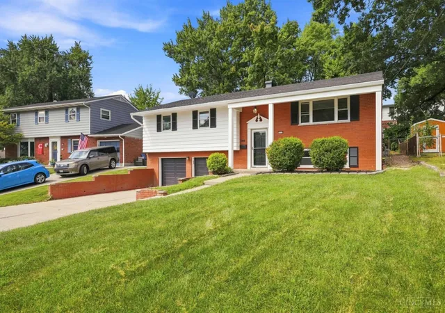 Photo 2 of Sale Pending at 3253 Bellacre Ct, Green Twp, OH 45248 | MLS# 1892486 | Listing updated on 2026-09-02