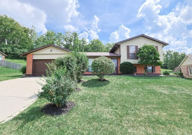 Photo 1 of Sale Pending at 5587 Boehm Dr, Fairfield, OH 45014 | MLS# 1892510 | Listing updated on 2026-09-08
