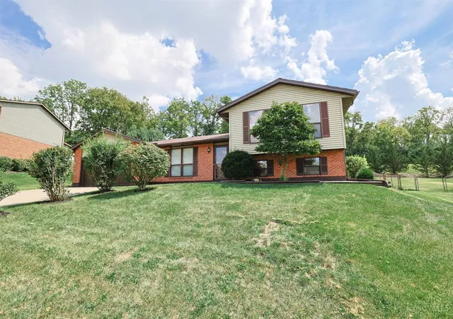 Photo 2 of Sale Pending at 5587 Boehm Dr, Fairfield, OH 45014 | MLS# 1892510 | Listing updated on 2026-09-08